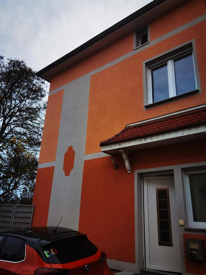 Modernes Behagliches Haus Mit Kamin, Terrasse Und Garten Магдебург Экстерьер фото